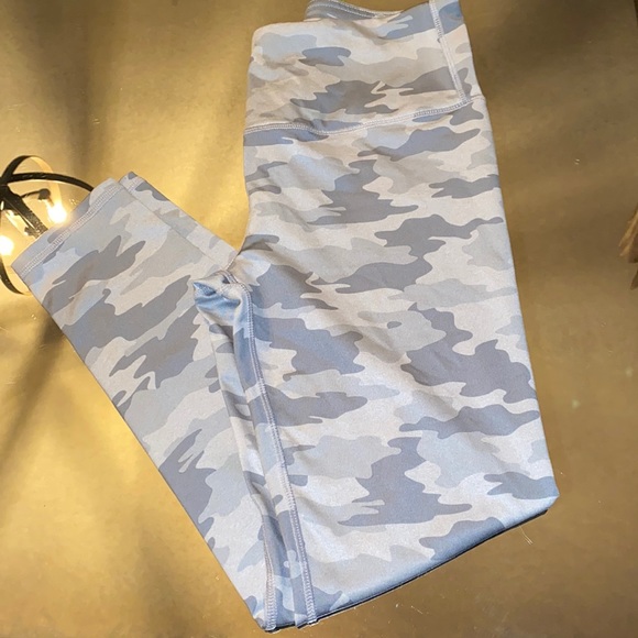 Kyodan High-Rise Gray Camouflage Leggings - Picture 1 of 4